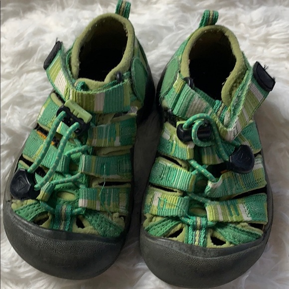 lime green water shoes